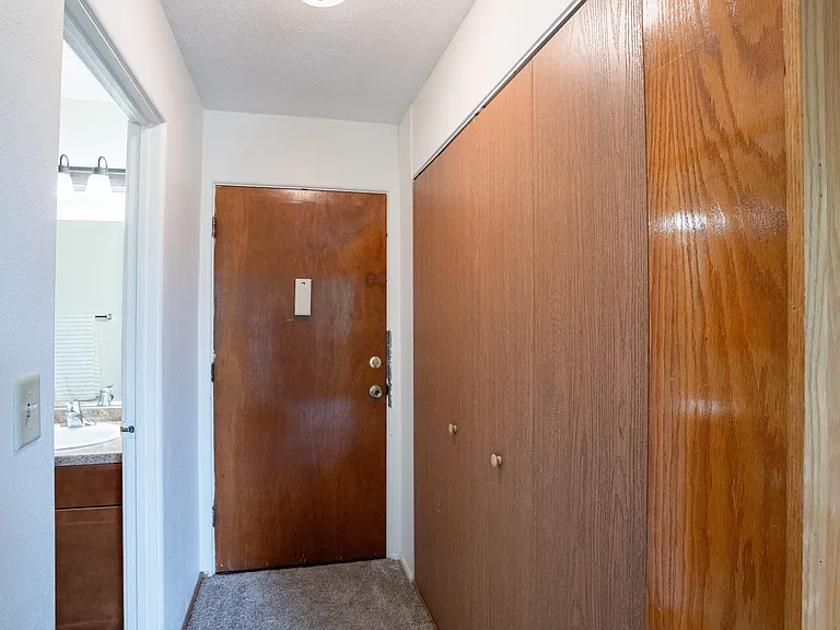 Fargo, ND Morningside Apartments | 11A | Entry