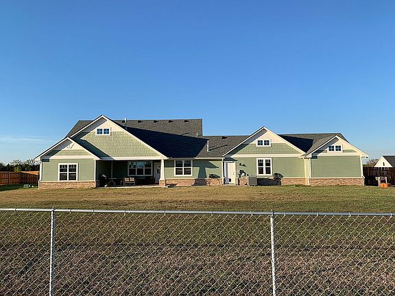4th image of 45145 Scotlyn Dr