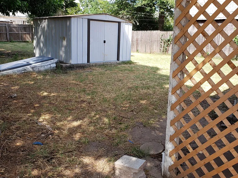 7001 NW 57th St — Photo 18
