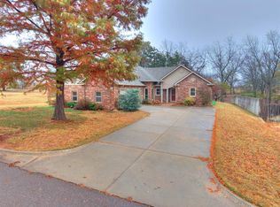 661 Lakeside Dr, Noble, OK 73068