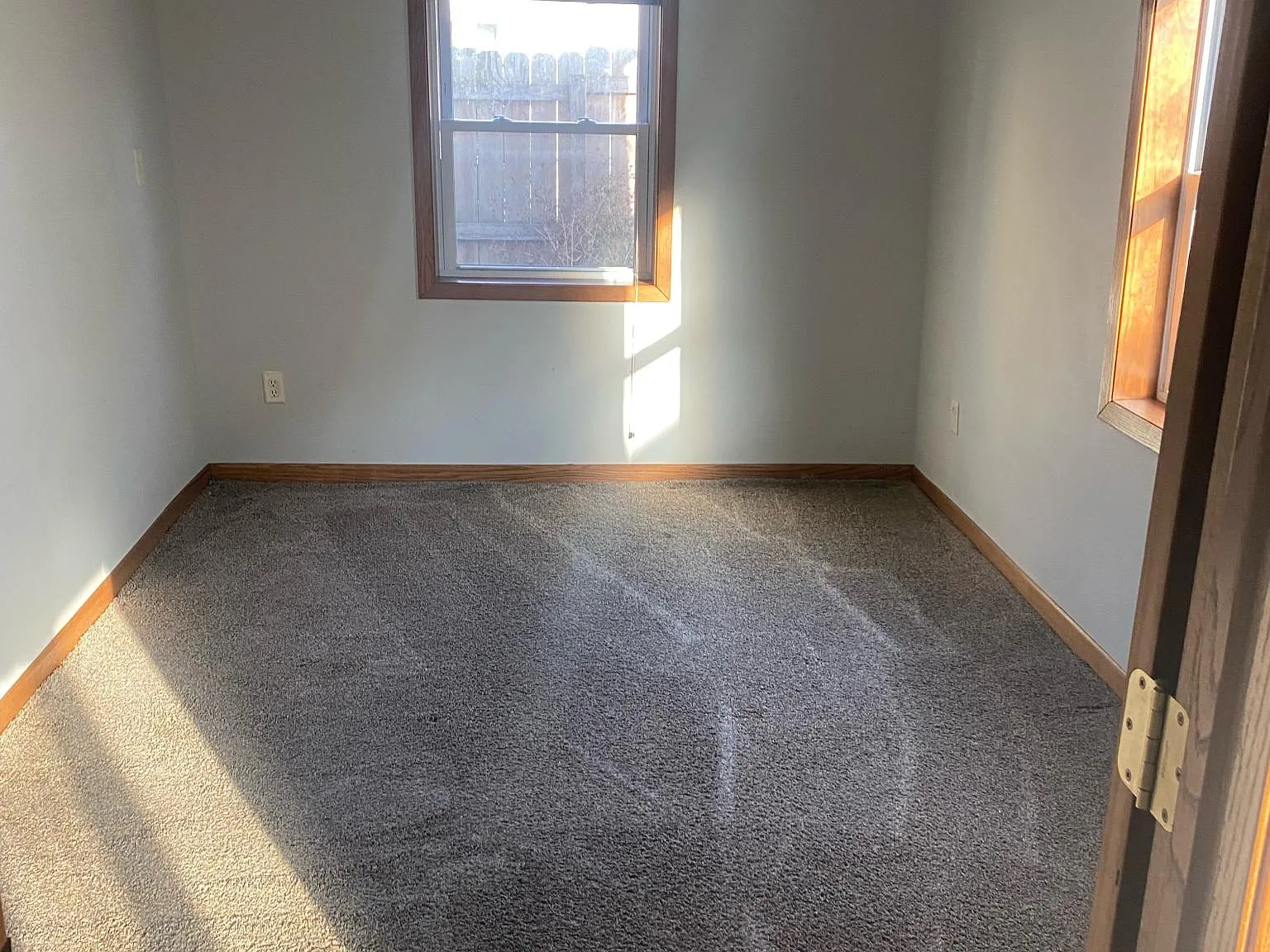 2 bed, 1000 sqft, $1,350 — Photo 2