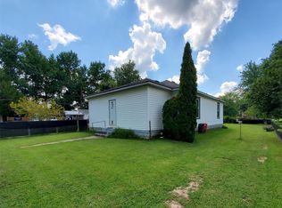 515 S 5th St, Elkville, IL 62932