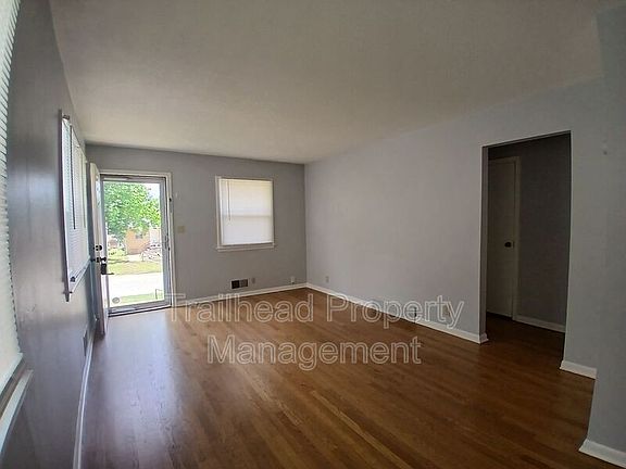 2nd image of 3412 S Oxford Ave