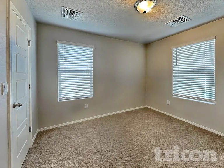 4872 Blackburn Rd NE — Photo 8