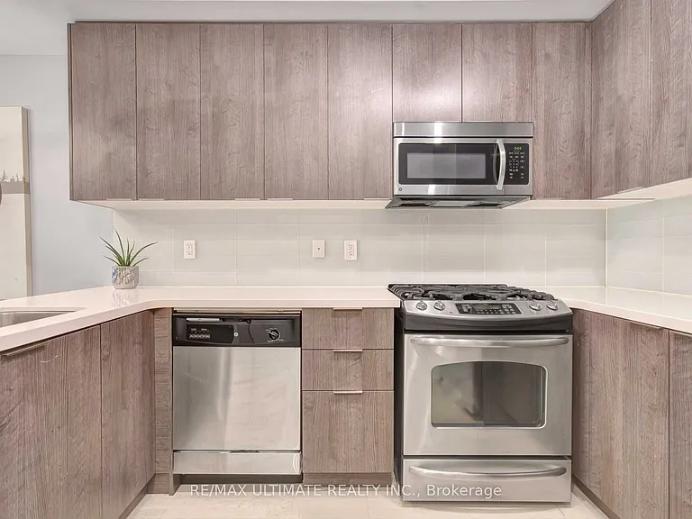 140 Broadview Ave #30 — Photo 14