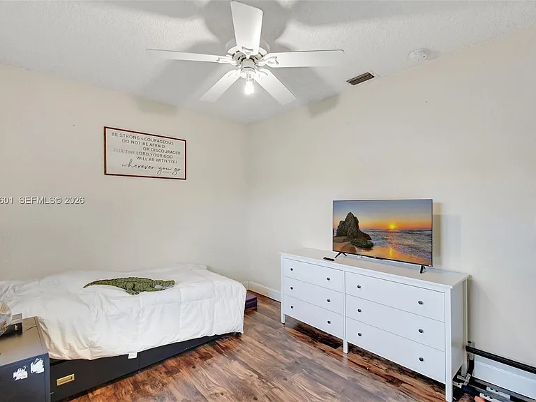 16339 Malibu Dr #22 — Photo 44