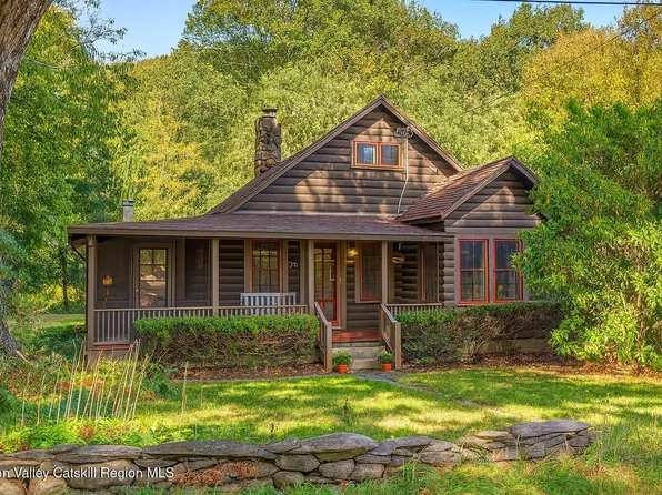 26 Esopus Avenue, Phoenicia, NY 12464