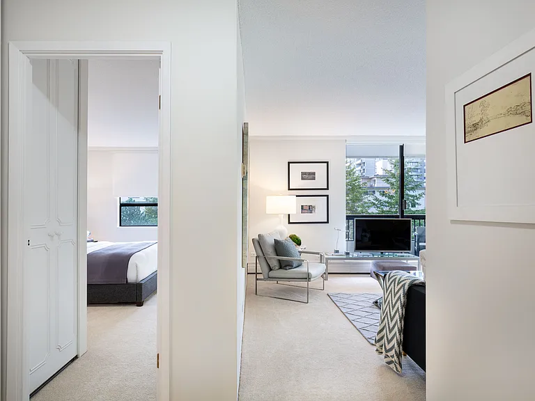 2020 Bellevue Ave — Photo 11