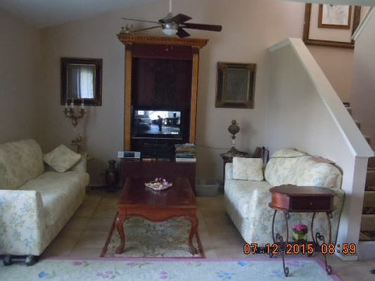 4th image of 338 Scottsdale Sq