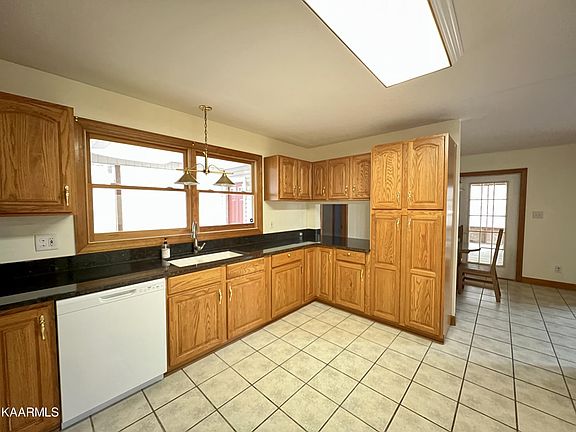 5th image of 430 Whitaker Hollow Rd