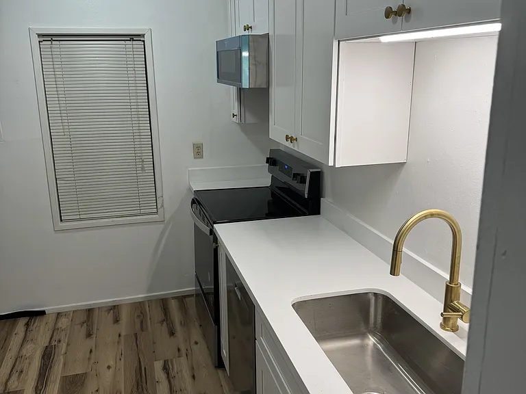 1010 S College Rd #8 — Photo 3