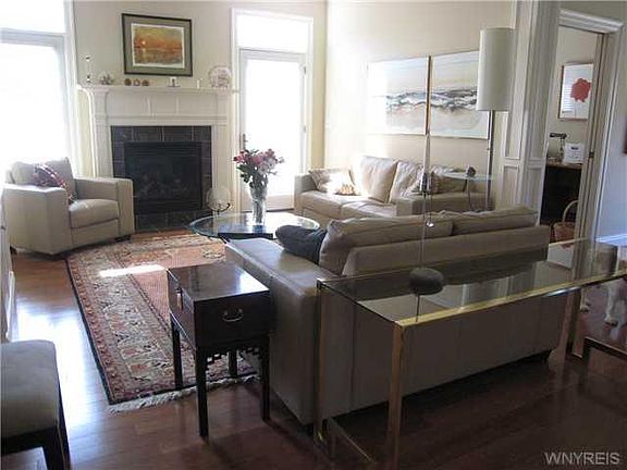 3rd image of 22 Saint Charles Ct