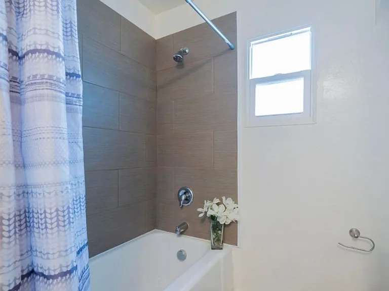 370 W Pima Ave — Photo 15