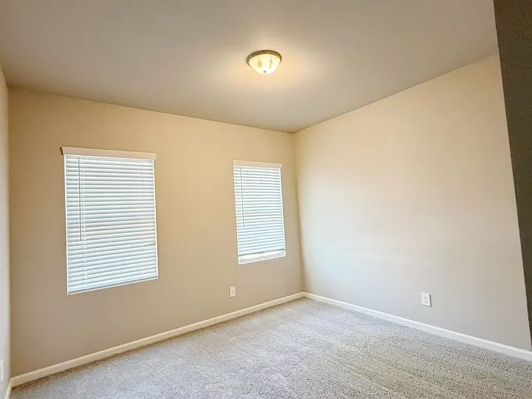 772 Camden Dr — Photo 5