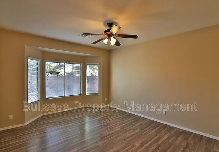44178 W Venture Ln — Photo 17