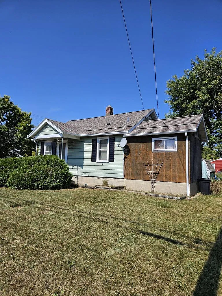 5320 65th STREET photo 1