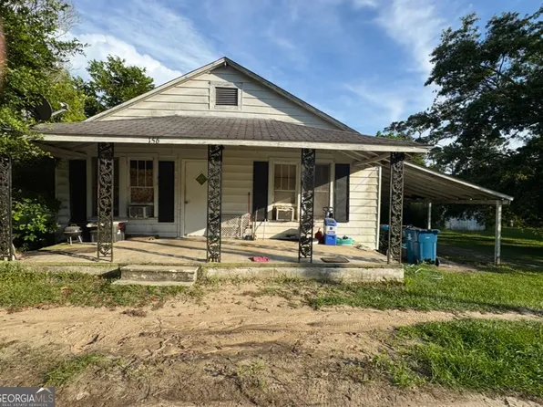156 E Clifton Ave, Lyons, GA 30436
