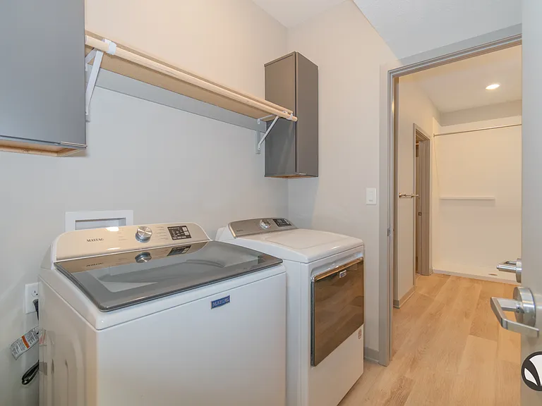 Chateau at Yankee Hill Apartments — Photo 95