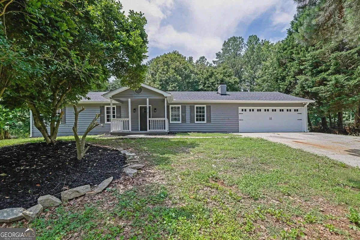 3 bed, 1586 sqft, $2,300 — Photo 1