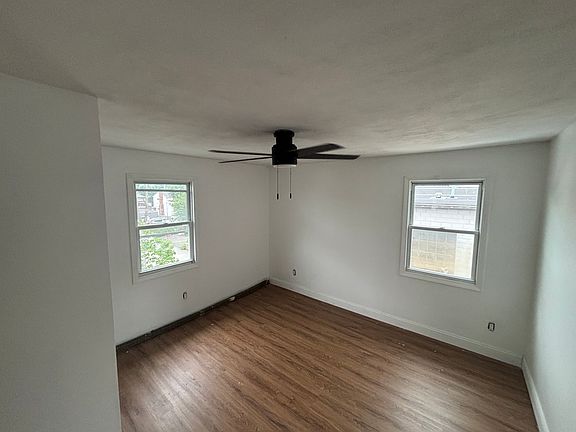 3rd image of 466 Admiral St #B