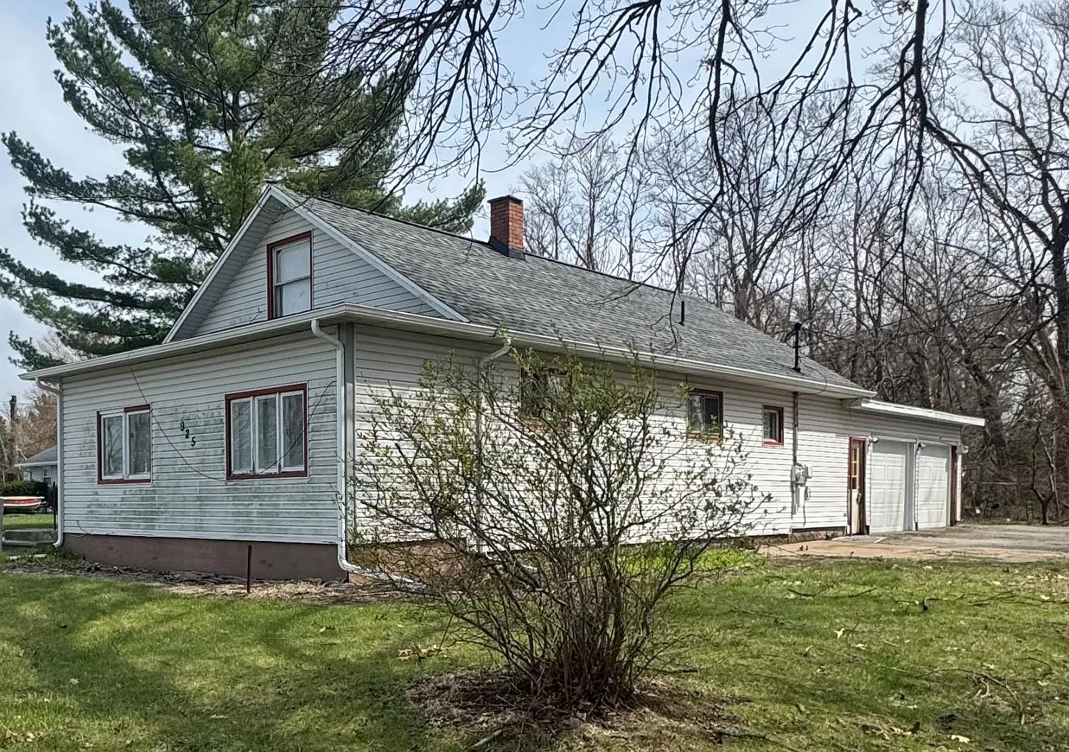925 W Buffalo St — Photo 1