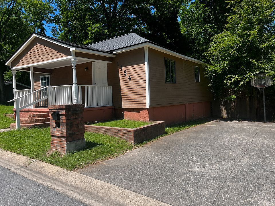 2nd image of 1145 Davis Cir