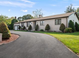 1 Ashley Dr, Lincoln, RI 02865