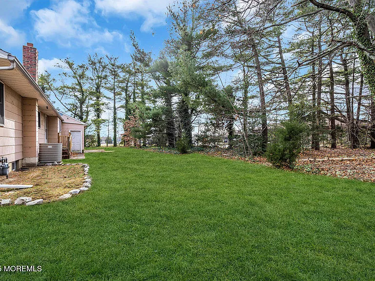 918 Charles Dr — Photo 42