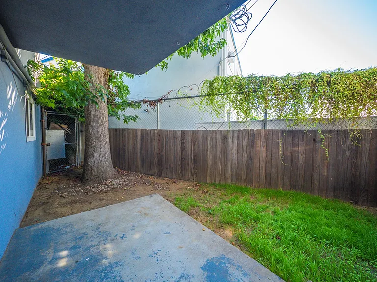 14410 Valerio St — Photo 8