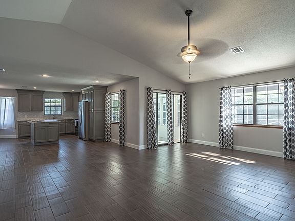 4th image of 7106 Sunnybrook Blvd