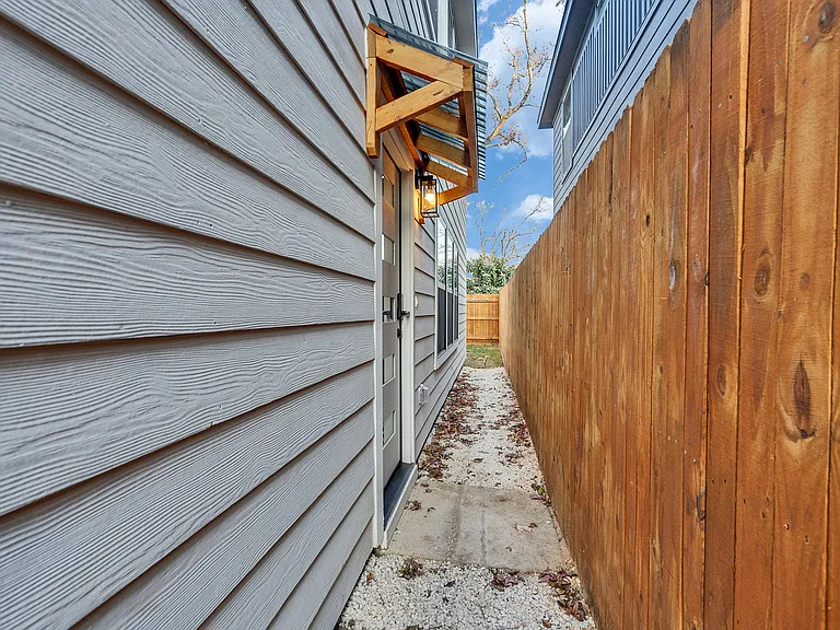 9410 Firnat St #A — Photo 27