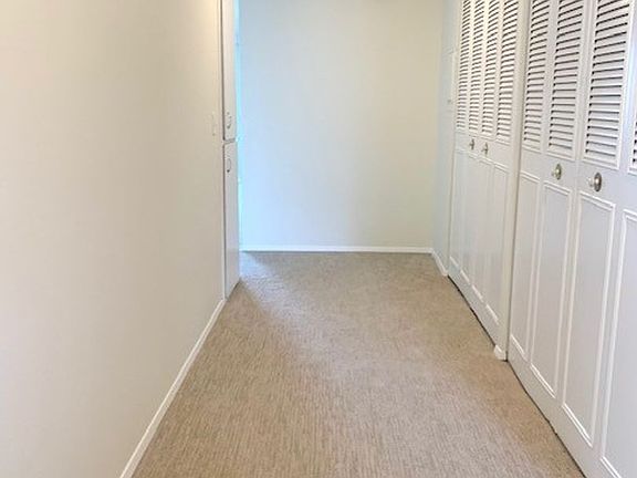 4th image of 221 13th Ave E APT 401