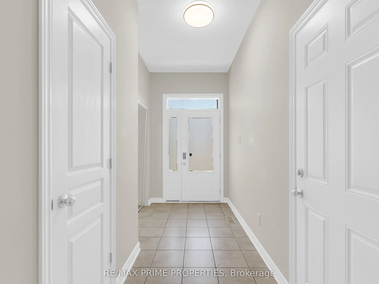 3 bed, $2,700 — Photo 2