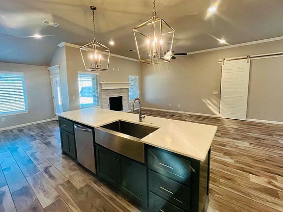 4th image of 4012 Palisade Ln