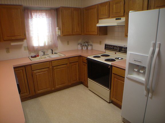3rd image of 17 Pineridge Ct