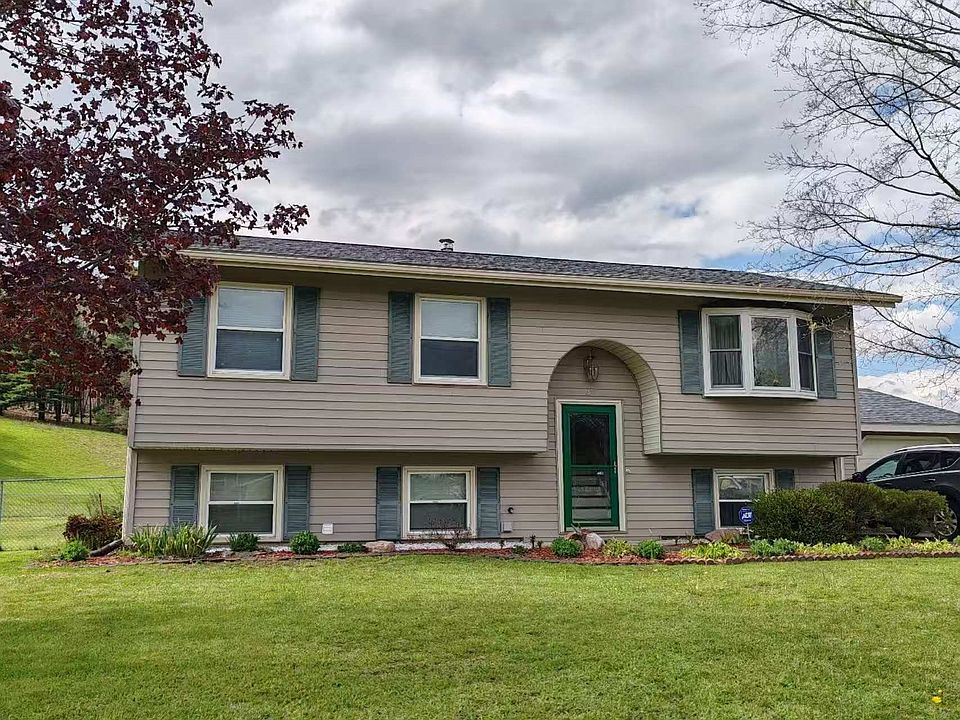 1st image of 42 Ponderosa Dr