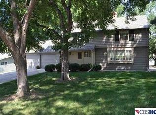 6934 Burt St, Omaha, NE 68132