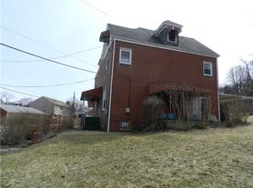 404 E Garden Rd, Pittsburgh, PA