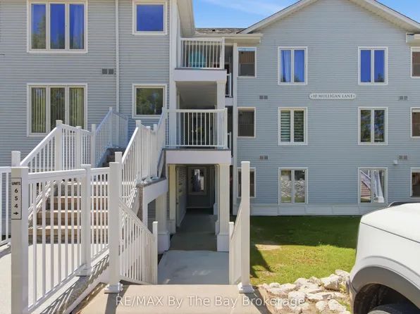 10 Mulligan Ln #1, Wasaga Beach, ON L9Z 1C4