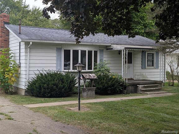 2nd image of 1056 Adams Rd