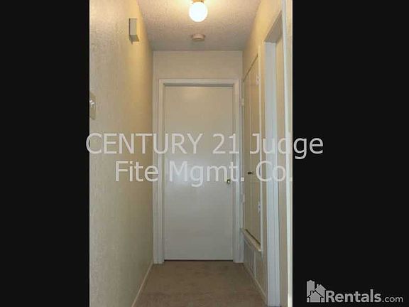 5th image of 1742 Carrington Dr