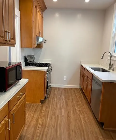 146 Ashton Ave — Photo 6