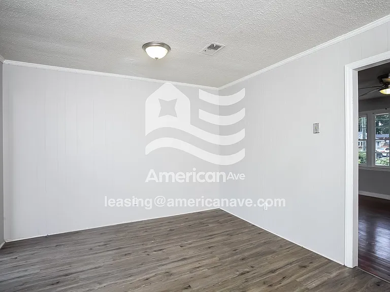 748940_009_bedroom_10.jpg
