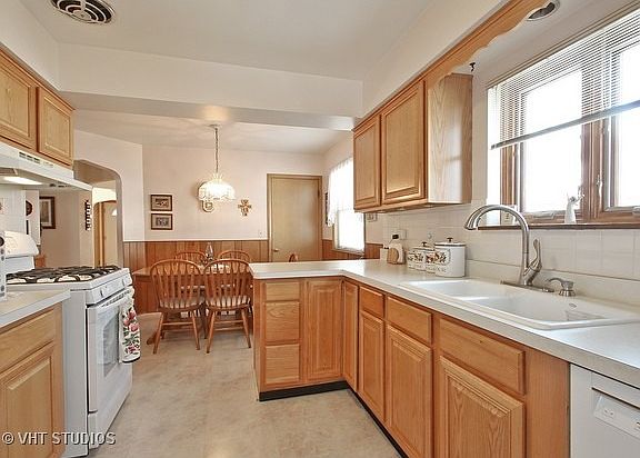 3rd image of 8029 N Odell Ave