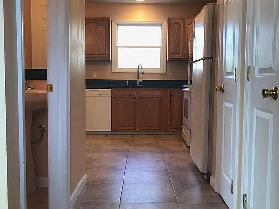 3rd image of 241 Palisades Dr