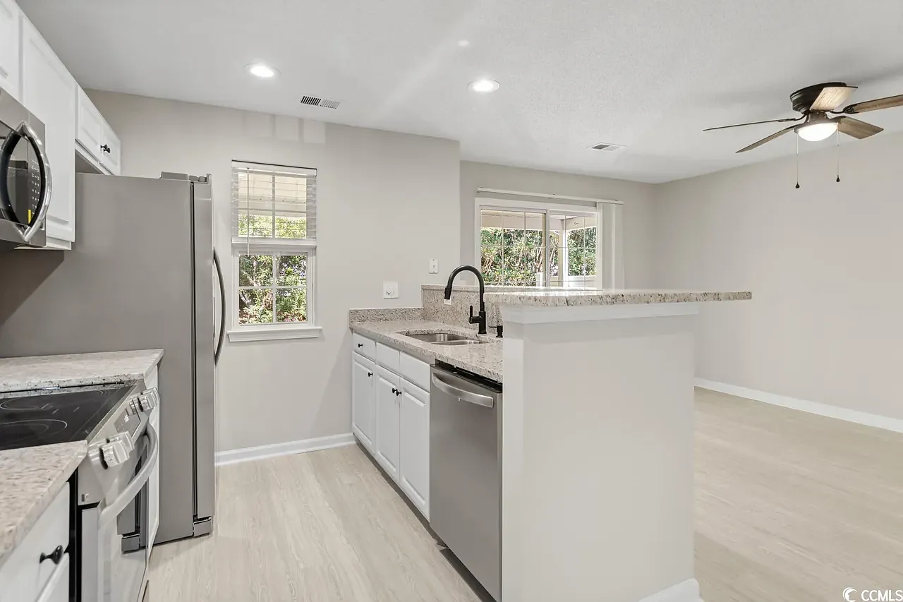 3 bed, 3.5 bath, 1500 sqft, $1,800 — Photo 4