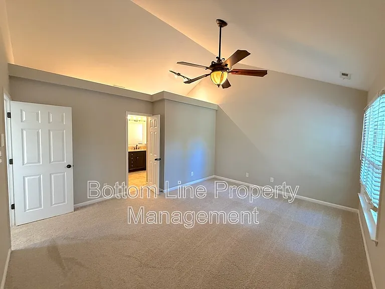 2321 Heathershire Ln — Photo 20