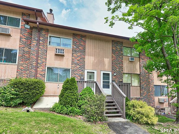 2nd image of 228 Oakville Avenue #D