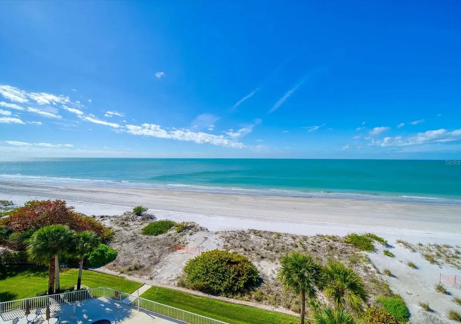 Fully Furnished Luxury Beachfront Penthouse with Panoramic Gulf Views Available for Snowbird Season! — Photo 3