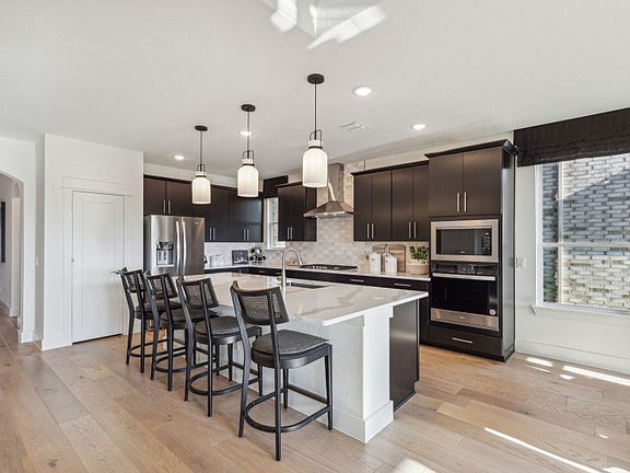 Eat-in bartop island